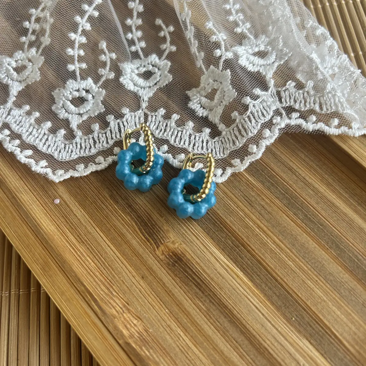 Les petites fleuries bleues